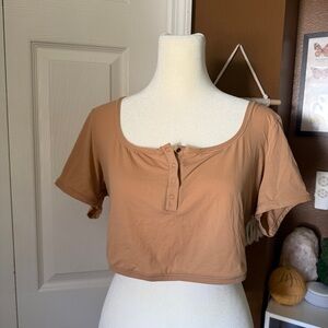 SKIMS Nude Fits Everybody Henley Cropped TShirt Crop Top / 2X runs smaller